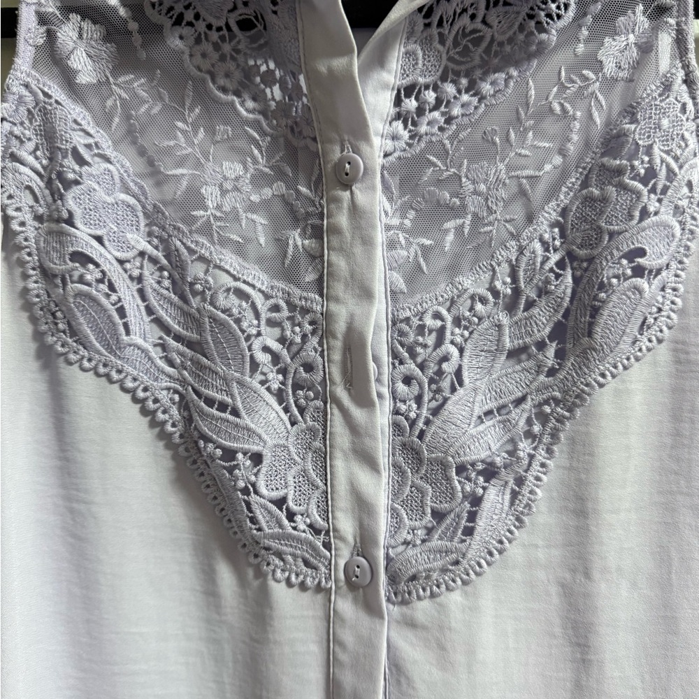 H&M Lilac Lace Sleeveless Blouse - Picture 2 of 4